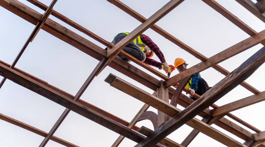 Professional gutter cleaning services in Riverton, KS